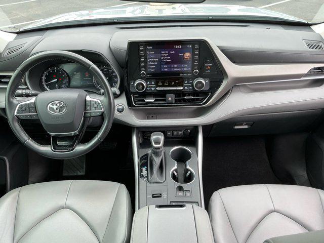 used 2020 Toyota Highlander car, priced at $31,406