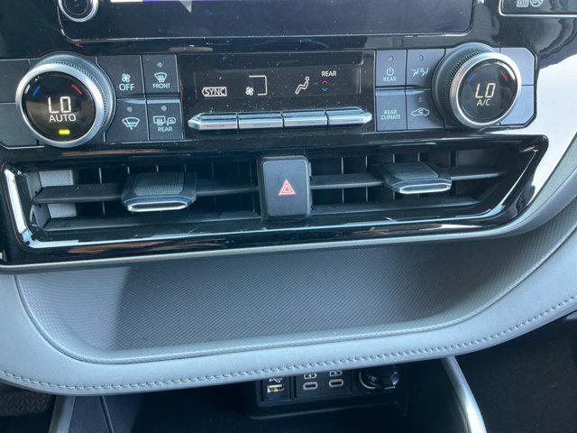 used 2023 Toyota Highlander car, priced at $29,994