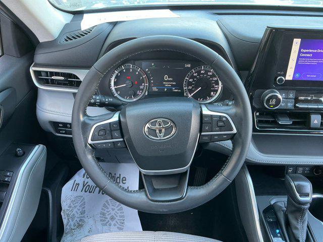 used 2023 Toyota Highlander car, priced at $29,994