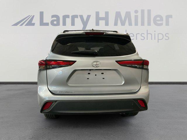 used 2023 Toyota Highlander car, priced at $29,994