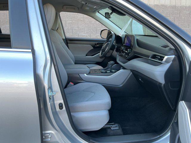 used 2023 Toyota Highlander car, priced at $29,994