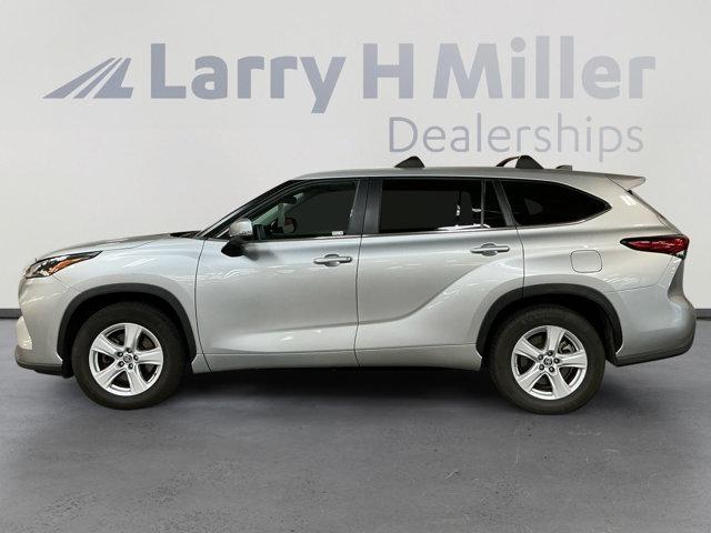 used 2023 Toyota Highlander car, priced at $29,994