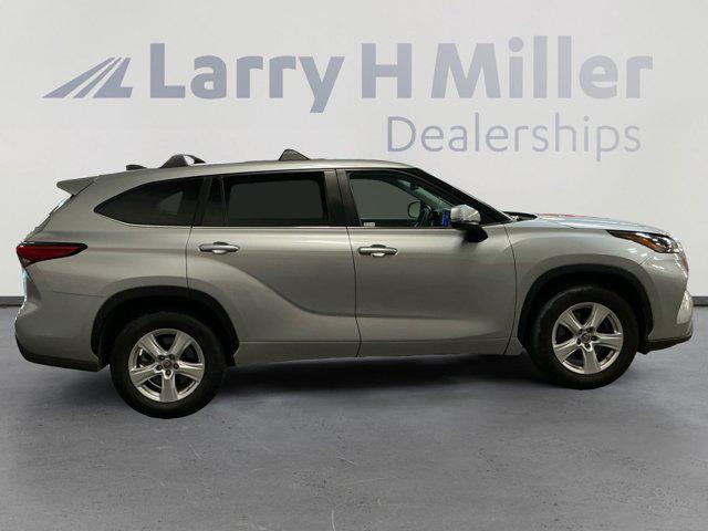 used 2023 Toyota Highlander car, priced at $29,994
