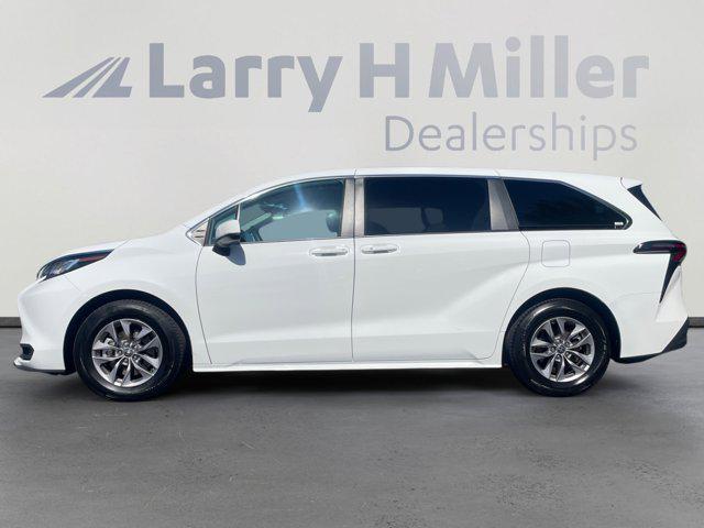 used 2023 Toyota Sienna car, priced at $38,844