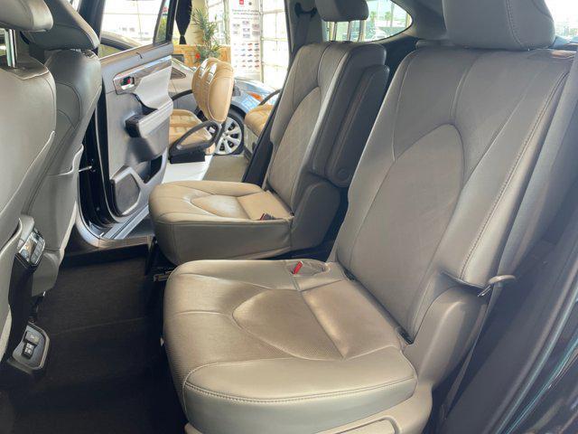 used 2022 Toyota Highlander car, priced at $43,775