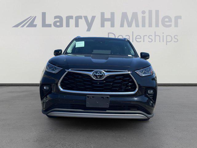 used 2022 Toyota Highlander car, priced at $43,775