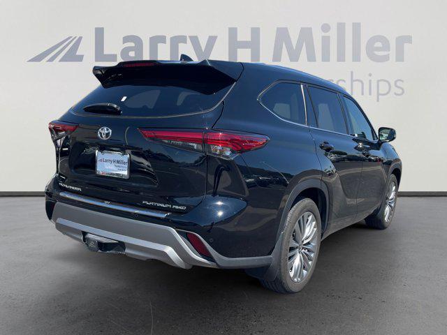 used 2022 Toyota Highlander car, priced at $43,775
