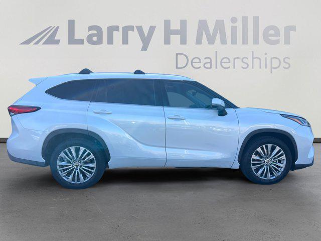 used 2023 Toyota Highlander car, priced at $44,684