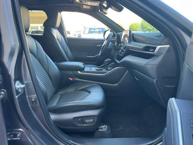 used 2024 Toyota Highlander car, priced at $42,278