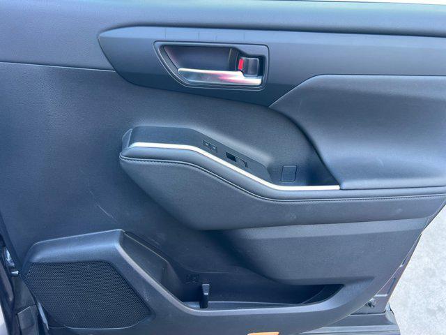 used 2024 Toyota Highlander car, priced at $42,278