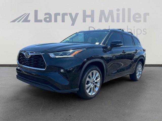 used 2022 Toyota Highlander car, priced at $45,996