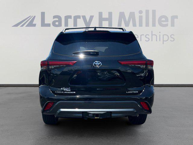 used 2022 Toyota Highlander car, priced at $45,996