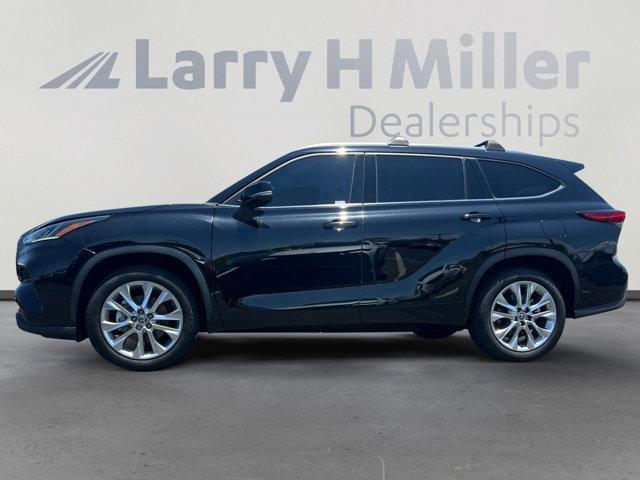 used 2022 Toyota Highlander car, priced at $45,996