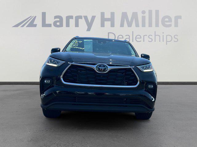 used 2022 Toyota Highlander car, priced at $45,996