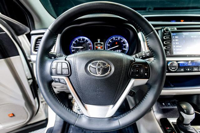 used 2016 Toyota Highlander car, priced at $25,415