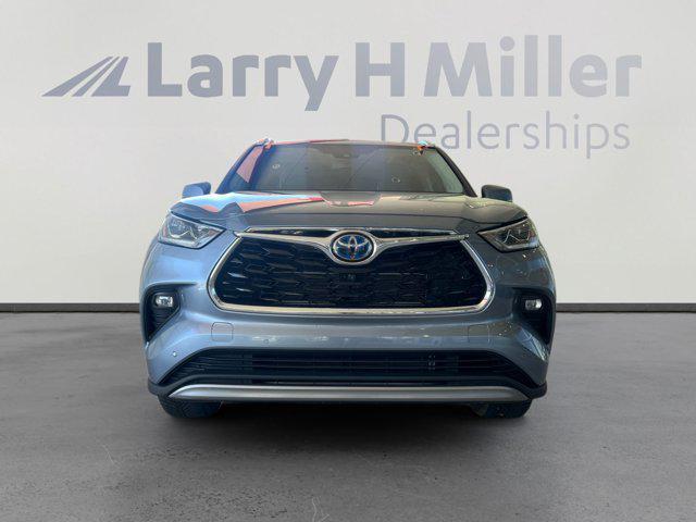 used 2022 Toyota Highlander Hybrid car, priced at $43,846