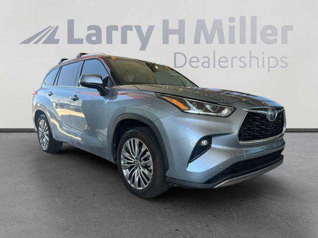 used 2022 Toyota Highlander Hybrid car, priced at $43,846