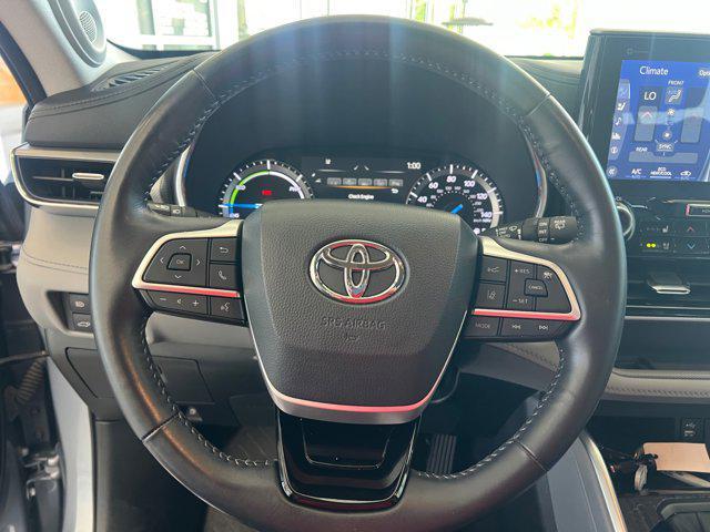 used 2022 Toyota Highlander Hybrid car, priced at $43,846