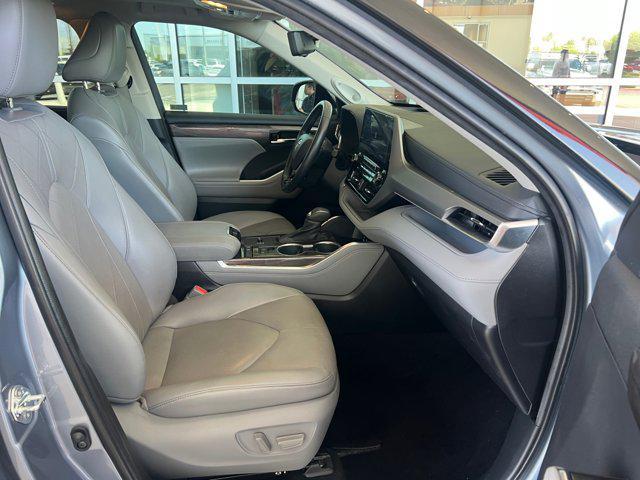 used 2022 Toyota Highlander Hybrid car, priced at $43,846