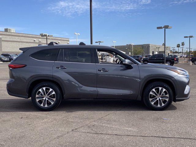used 2020 Toyota Highlander car, priced at $31,996