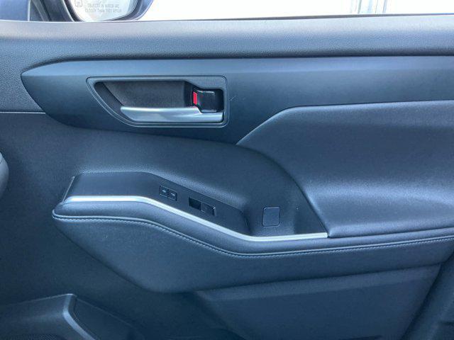 used 2023 Toyota Highlander car, priced at $38,994