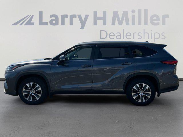 used 2023 Toyota Highlander car, priced at $38,994