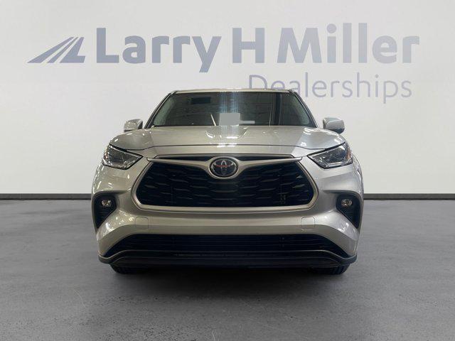 used 2021 Toyota Highlander car, priced at $32,321