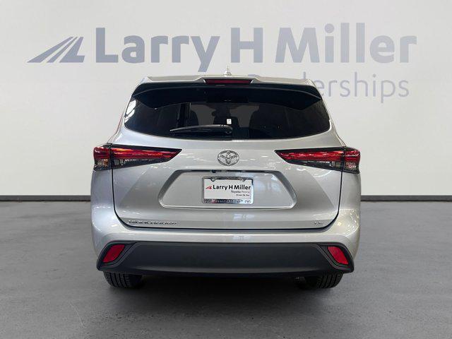 used 2021 Toyota Highlander car, priced at $32,321