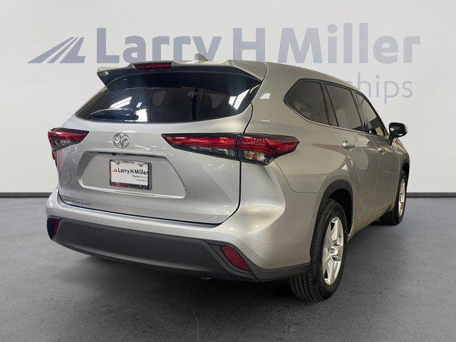 used 2021 Toyota Highlander car, priced at $32,321