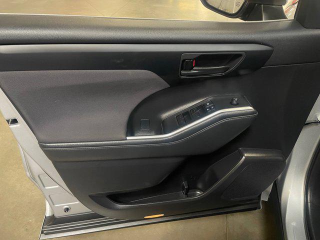 used 2021 Toyota Highlander car, priced at $32,321