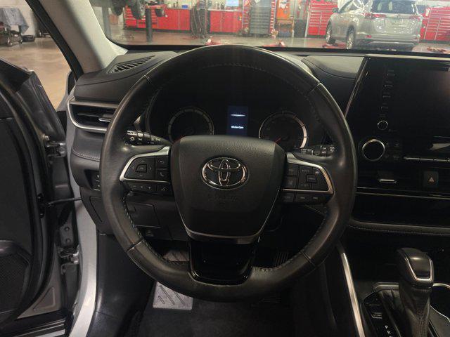 used 2021 Toyota Highlander car, priced at $32,321