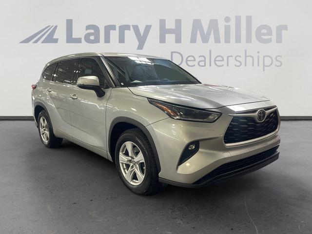 used 2021 Toyota Highlander car, priced at $32,321