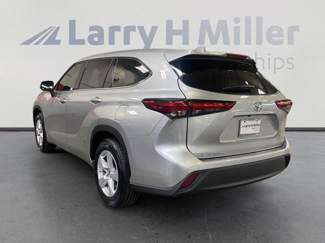 used 2021 Toyota Highlander car, priced at $32,321