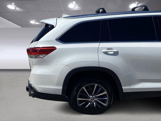 used 2019 Toyota Highlander car, priced at $21,996