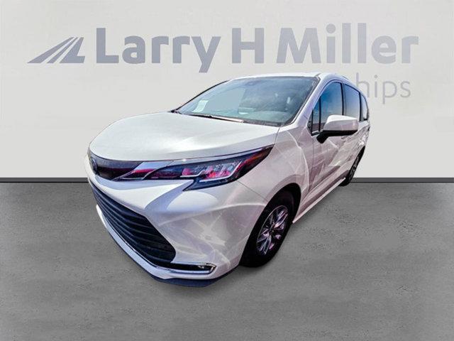 used 2023 Toyota Sienna car, priced at $48,994