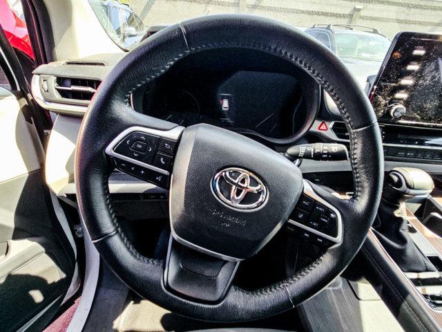 used 2023 Toyota Sienna car, priced at $48,994