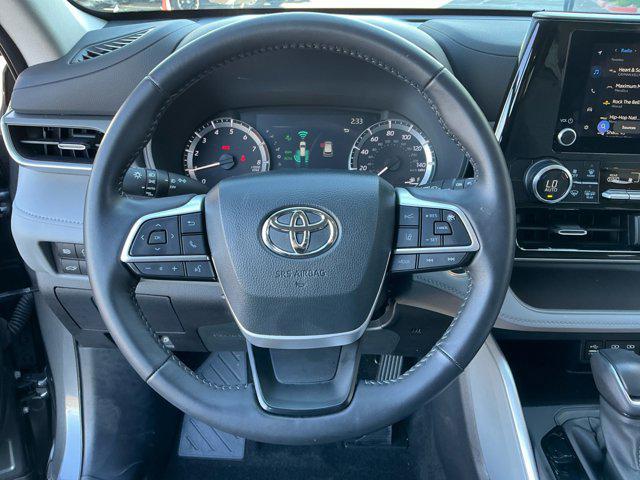 used 2024 Toyota Highlander car, priced at $40,562