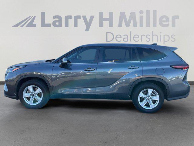 used 2024 Toyota Highlander car, priced at $40,562