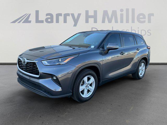 used 2024 Toyota Highlander car, priced at $40,562