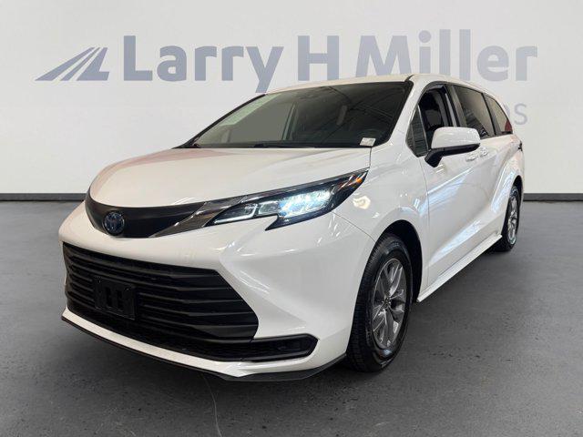 used 2023 Toyota Sienna car, priced at $36,284