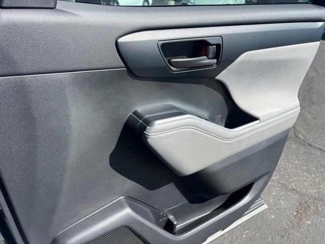used 2023 Toyota Highlander car, priced at $29,332