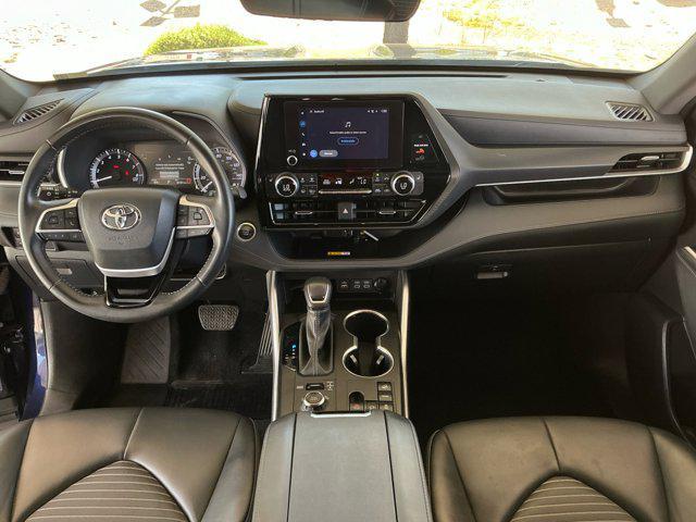 used 2024 Toyota Highlander car, priced at $42,348