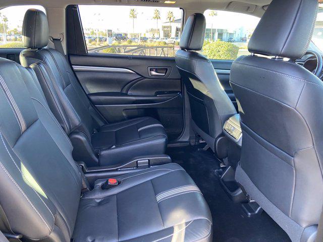 used 2018 Toyota Highlander car, priced at $22,994