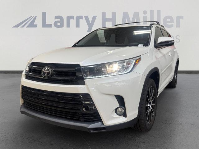 used 2018 Toyota Highlander car, priced at $25,996