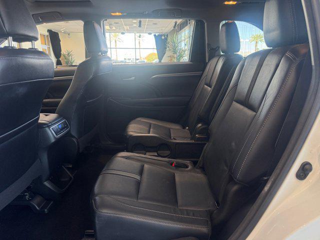 used 2018 Toyota Highlander car, priced at $25,996