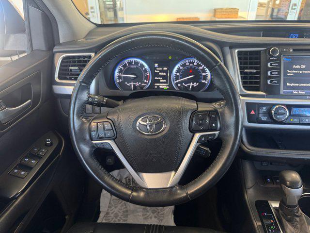 used 2018 Toyota Highlander car, priced at $25,996