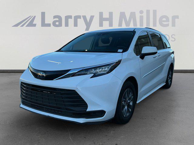 used 2023 Toyota Sienna car, priced at $33,632