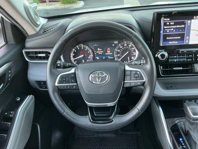 used 2022 Toyota Highlander car, priced at $40,996