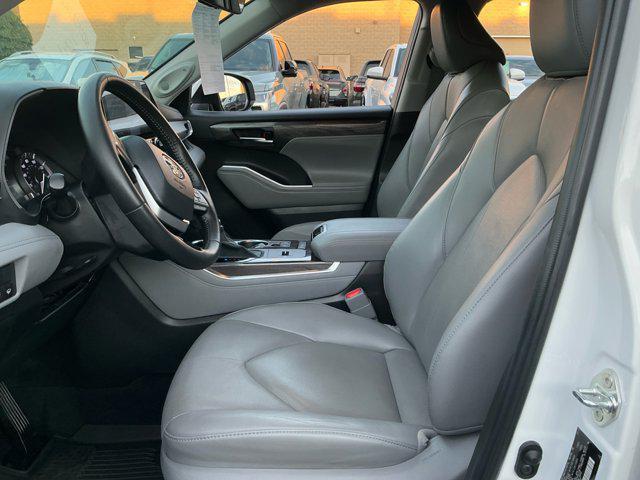 used 2022 Toyota Highlander car, priced at $40,996