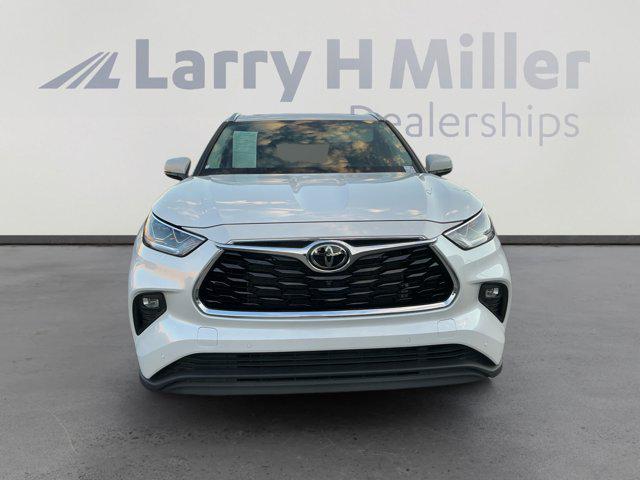 used 2022 Toyota Highlander car, priced at $40,996